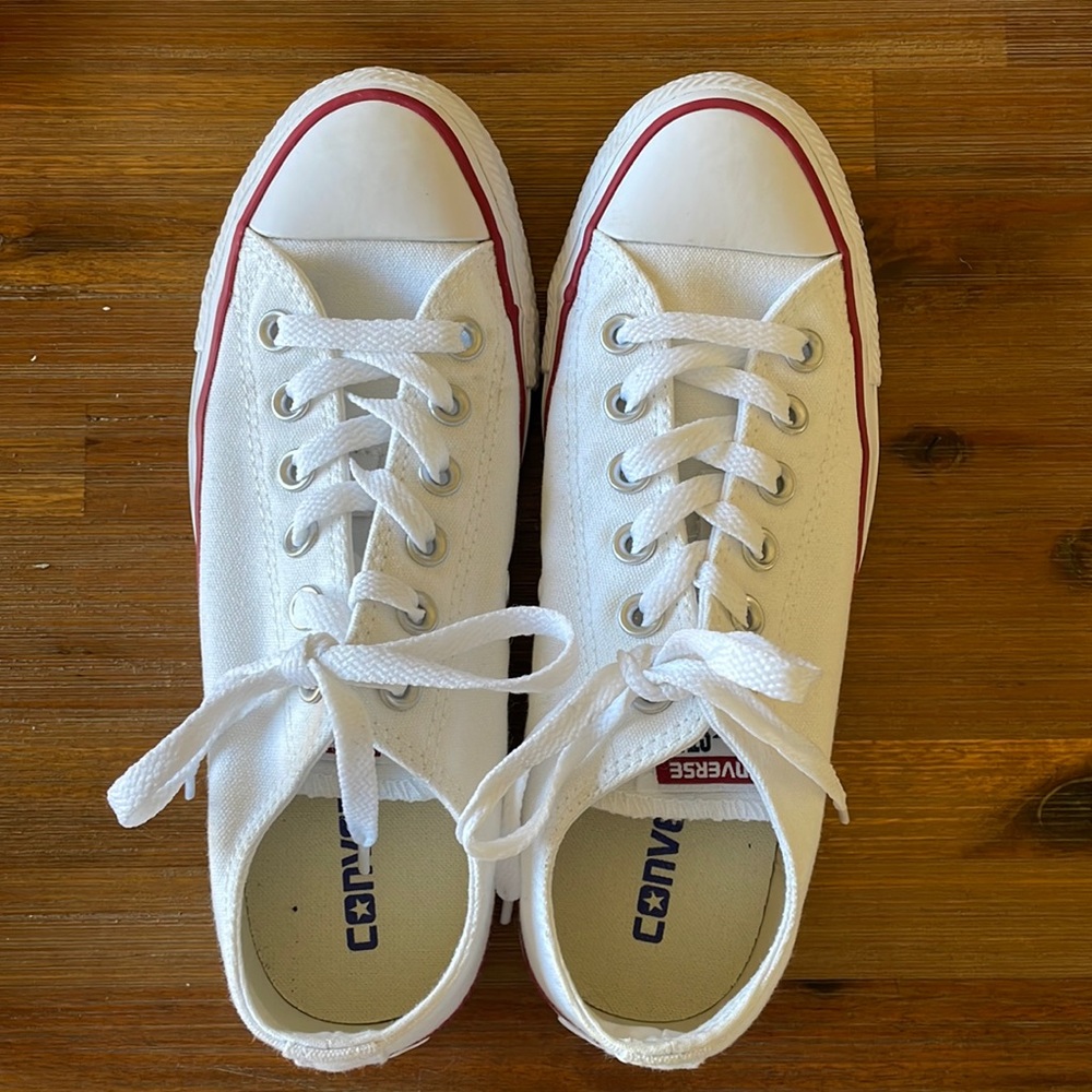 Converse Chuck Taylor All Star Sneaker Size 7